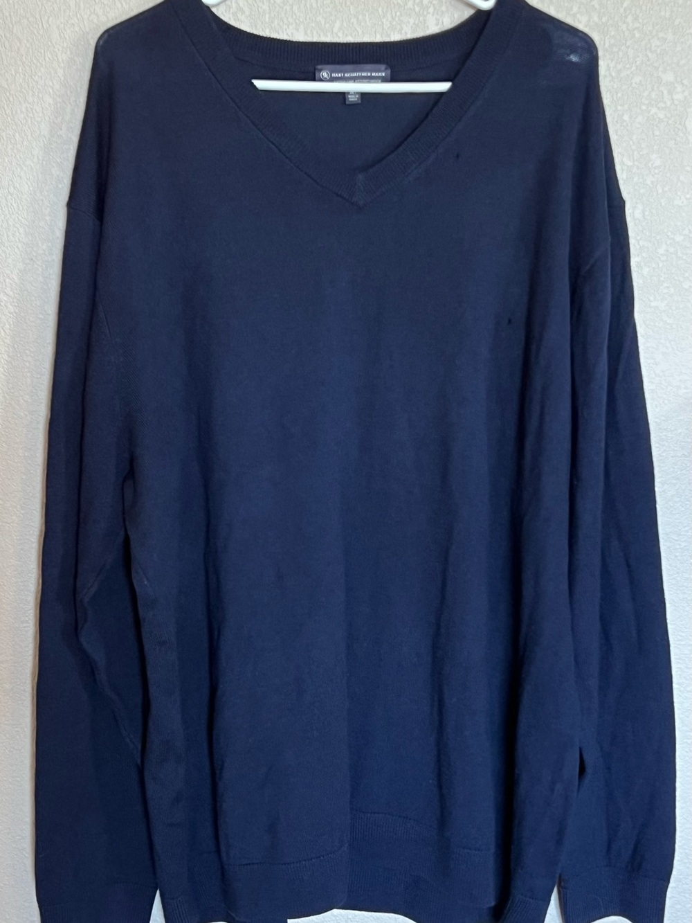 Hart Schaffner Marx Men's Merino Wool Navy V-Neck Sweater